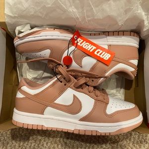 Nike dunks color rose whisper from flight club